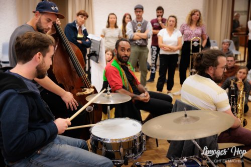 Limoges'Hop festival 2022

Partage libre avec le crédit et la citation (@lightexmachina) de l'auteur pour tout usage non promotionnel et non commercial.

© Alexandre - LIGHT EX MACHINA 2022, tous droits réservés.